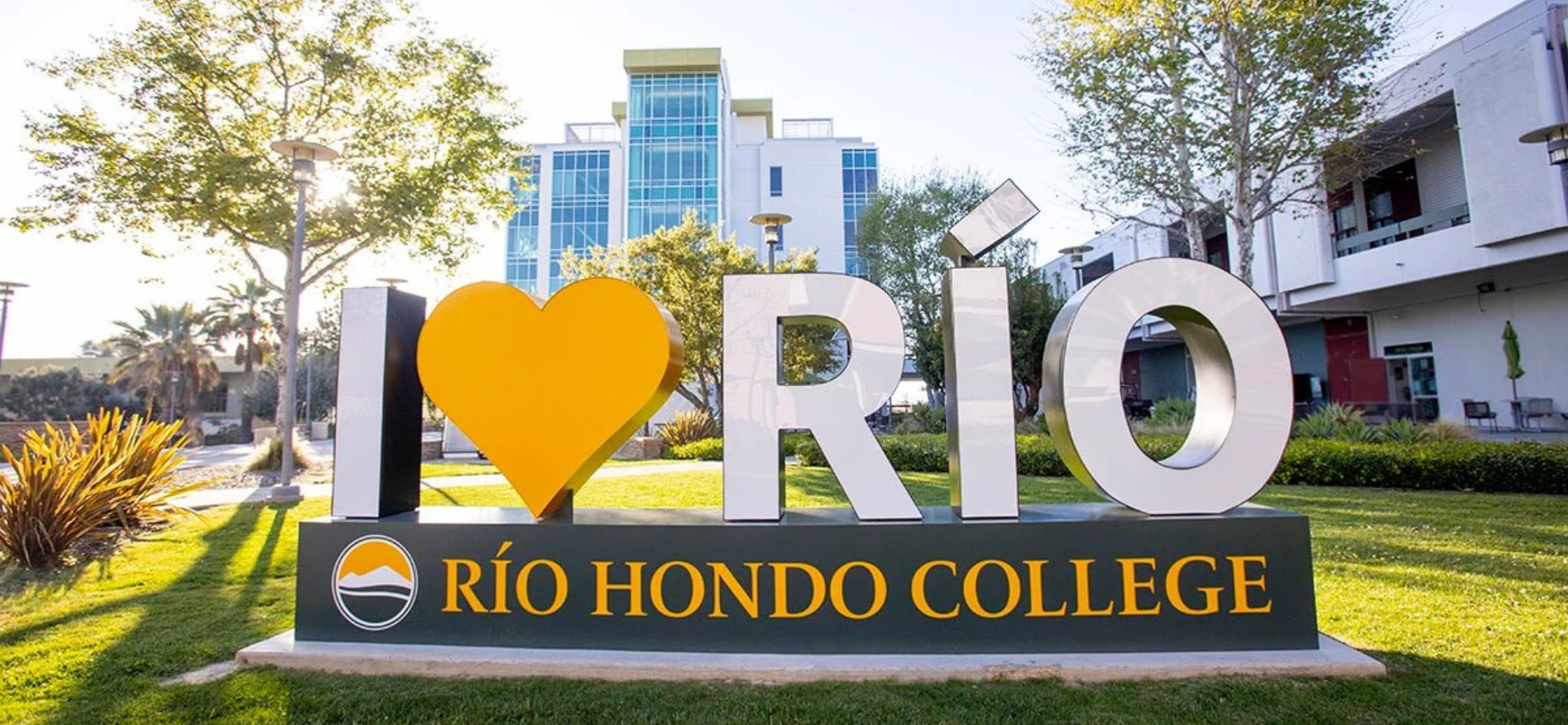 Río Hondo College campus